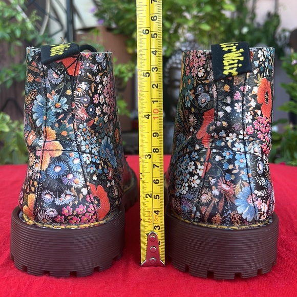 🏴 RARE 70’s / 80’s MIE Dr. Martens 6 Eye Colorful Floral Boots UK 4 - Picture 10 of 17